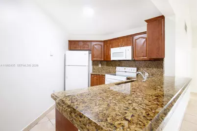 9441 Fontainebleau Blvd #212, Miami, FL 33172 - Photo 5