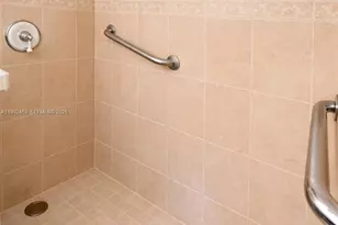 1425 Atlantic Shores Blvd, Hallandale Beach, FL 33009 - Photo 9