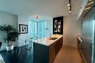 55 SE 6th St, Miami, FL 33131 - Photo 11