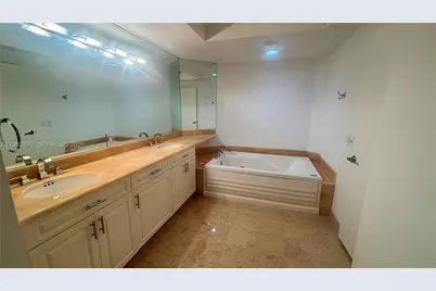 4779 Collins Ave #808, Miami Beach, FL 33140 - Photo 33