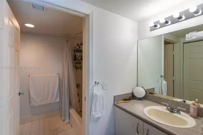 816 NW 11th St #606, Miami, FL 33136 - Photo 9