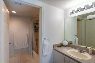 816 NW 11th St, Miami, FL 33136 - Photo 9