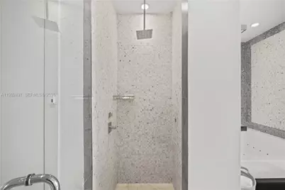 200 Biscayne Boulevard Way #5009, Miami, FL 33131 - Photo 31