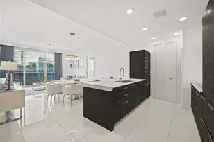 200 Biscayne Blvd Way, Miami, FL 33131 - Photo 3