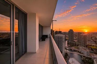 200 Biscayne Boulevard Way #5009, Miami, FL 33131 - Photo 3