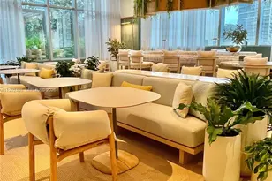 77 SE 5th St, Miami, FL 33131 - Photo 23