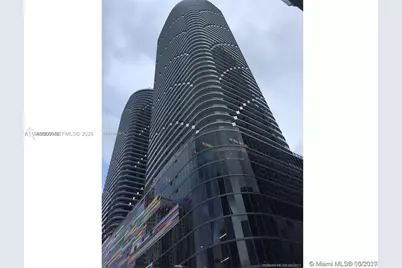 55 SW 9th St #3709, Miami, FL 33130 - Photo 9