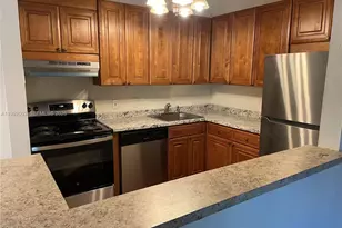 819 NE 199th St, Miami, FL 33179 - Photo 3