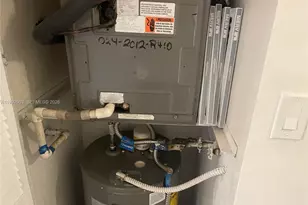 819 NE 199th St, Miami, FL 33179 - Photo 23