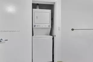 1900 N Bayshore Dr, Miami, FL 33132 - Photo 21