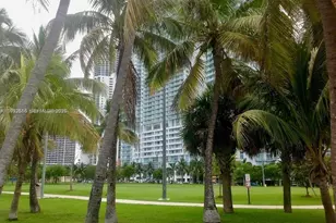 1900 N Bayshore Dr, Miami, FL 33132 - Photo 31