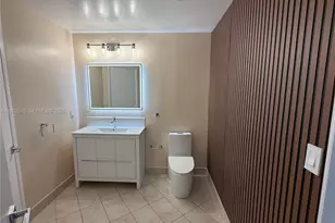 1900 N Bayshore Dr, Miami, FL 33132 - Photo 19