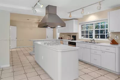 5309 Alton Rd, Miami Beach, FL 33140 - Photo 11