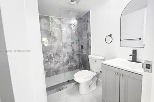 333 NW 17th Ct, Fort Lauderdale, FL 33311 - Photo 11