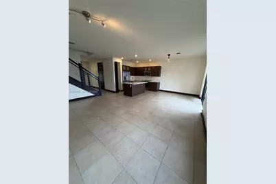 15981 NW 91 Ct, Miami Lakes, FL 33018 - Photo 9