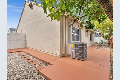 371 NW 101st Ter, Pembroke Pines, FL 33026 - Photo 35