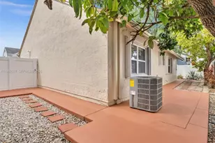 371 NW 101st Terrace, Pembroke Pines, FL 33026 - Photo 35