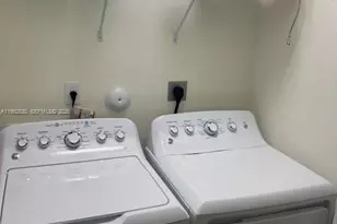 11064 W 33 Way, Hialeah Gardens, FL 33018 - Photo 9