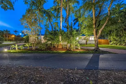615 NE 115th St, Biscayne Park, FL 33161 - Photo 19