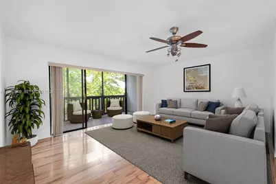 1021 Mockingbird Ln #302, Plantation, FL 33324 - Photo 9