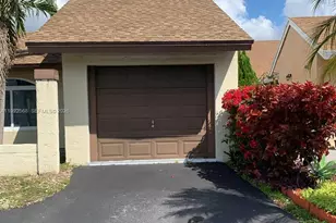 7010 SW 103rd Pl, Miami, FL 33173 - Photo 13