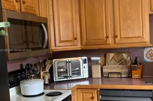 7010 SW 103rd Pl, Miami, FL 33173 - Photo 11
