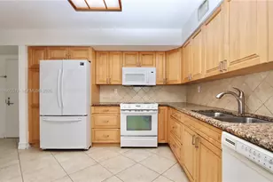 3500 Mystic Pointe Dr, Aventura, FL 33180 - Photo 11