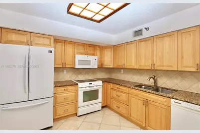3500 Mystic Pointe Dr #1207, Aventura, FL 33180 - Photo 7