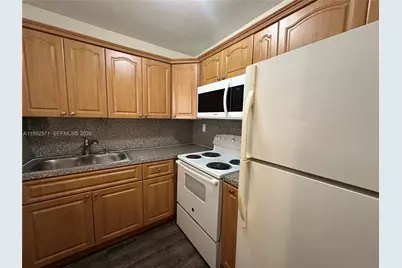 1008 NW 45th Ave #08, Miami, FL 33126 - Photo 7