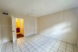 1008 NW 45th Ave, Miami, FL 33126 - Photo 9