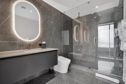 20 NE 11th St #2710, Miami, FL 33132 - Photo 15