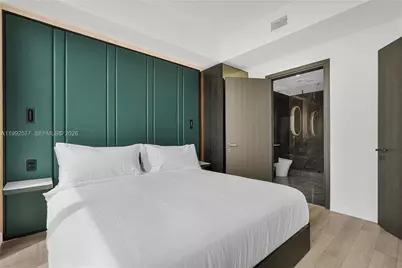 20 NE 11th St #2710, Miami, FL 33132 - Photo 23