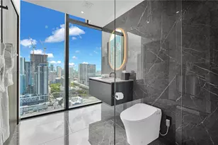 20 NE 11th St, Miami, FL 33132 - Photo 1