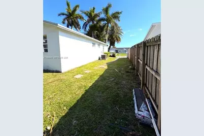 13041 SW 260th Ter, Homestead, FL 33032 - Photo 17