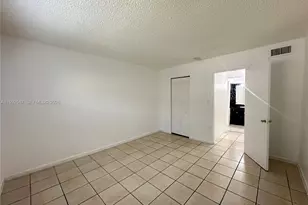 1008 NW 45th Ave, Miami, FL 33126 - Photo 15