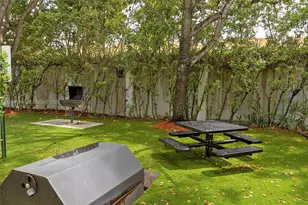10012 NW 7th St, Miami, FL 33172 - Photo 27