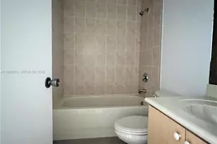 1088 SW 144th Ave, Pembroke Pines, FL 33027 - Photo 19