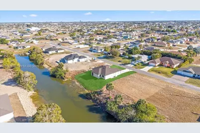1201 15 Terr, Cape Coral, FL 33909 - Photo 29