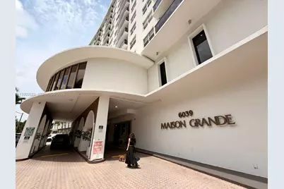 6039 Collins Ave #1506, Miami Beach, FL 33140 - Photo 1