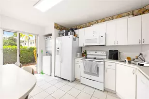 7760 NW 22nd St, Pembroke Pines, FL 33024 - Photo 7