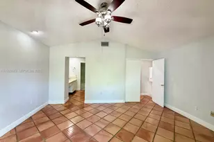 7522 SW 109th Pl, Miami, FL 33173 - Photo 11