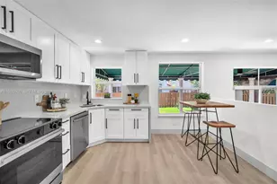 9732 NW 32nd St, Doral, FL 33172 - Photo 5