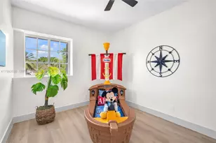 9732 NW 32nd St, Doral, FL 33172 - Photo 17