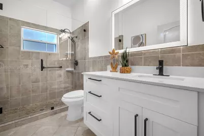 9732 NW 32nd St, Doral, FL 33172 - Photo 19