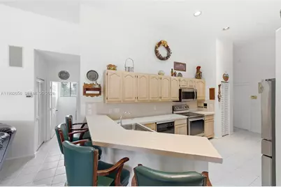 3038 Lakewood Dr, Weston, FL 33332 - Photo 19