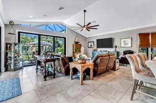 343 Coconut Cir, Weston, FL 33326 - Photo 17