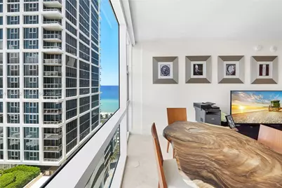 6801 Collins Ave #1414, Miami Beach, FL 33141 - Photo 5