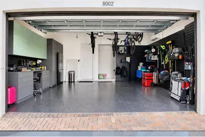 8002 NW 43rd St, Doral, FL 33166 - Photo 27