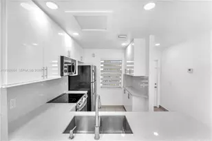 7668 SW 152nd Ave, Miami, FL 33193 - Photo 9