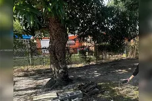 5460 SW 38th Ct, West Park, FL 33023 - Photo 9